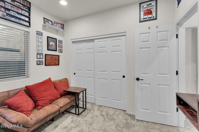 Building Photo - 6550 W Desert Blossom Way