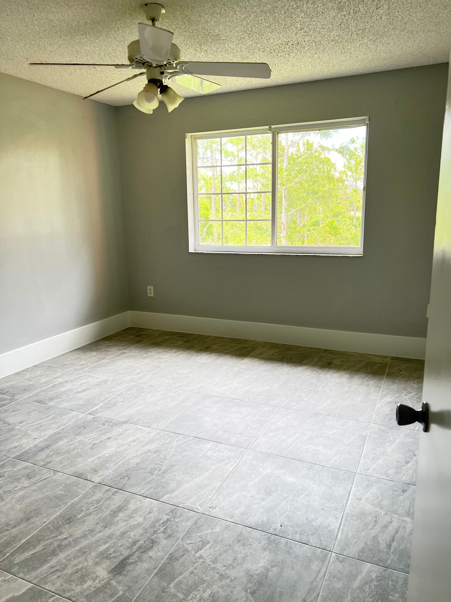 Building Photo - 1220 Wildwood Lakes Blvd
