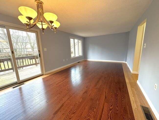 Building Photo - 49 Brickett Hill Cir