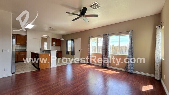 Building Photo - 15015 Kitfox Ln