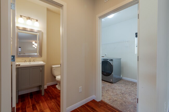 Building Photo - 6733 37th Ave S