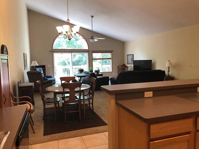 Building Photo - 701 Cherokee Path