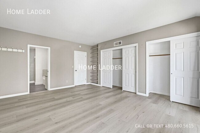 Building Photo - 514 S Marina Dr