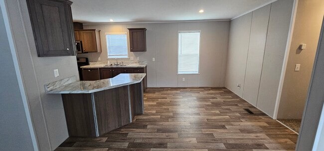 Building Photo - 63 Tulip Ln