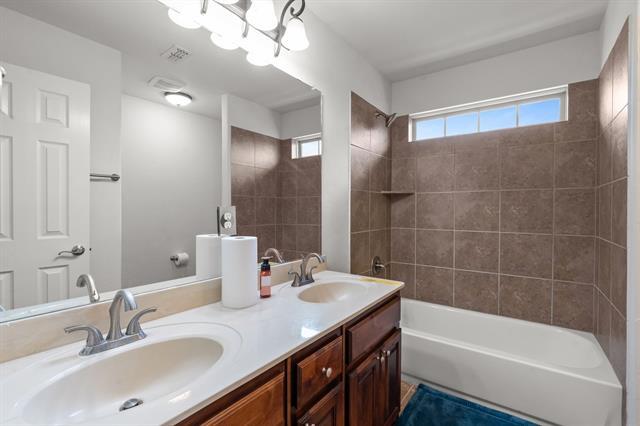 Building Photo - 3524 Hutch Dr