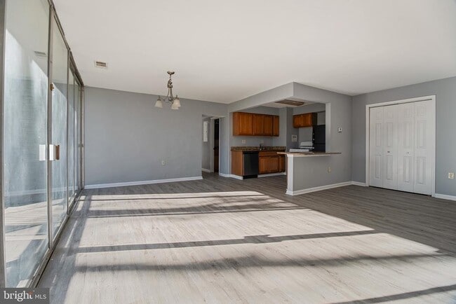 Building Photo - 1822 Metzerott Rd