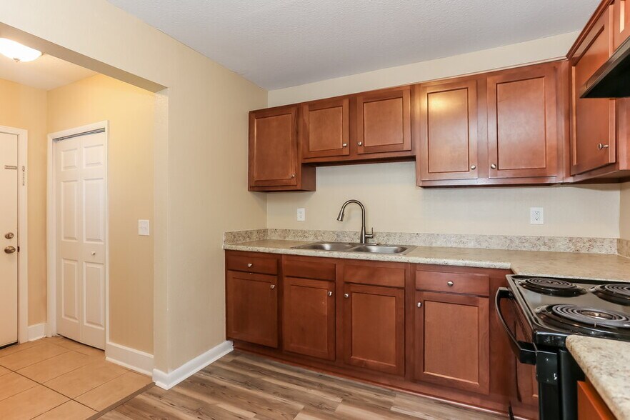 Building Photo - 5339 Newcombe Rd