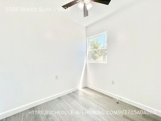 Building Photo - Beautiful newly remodeled “House-style” 2 ...