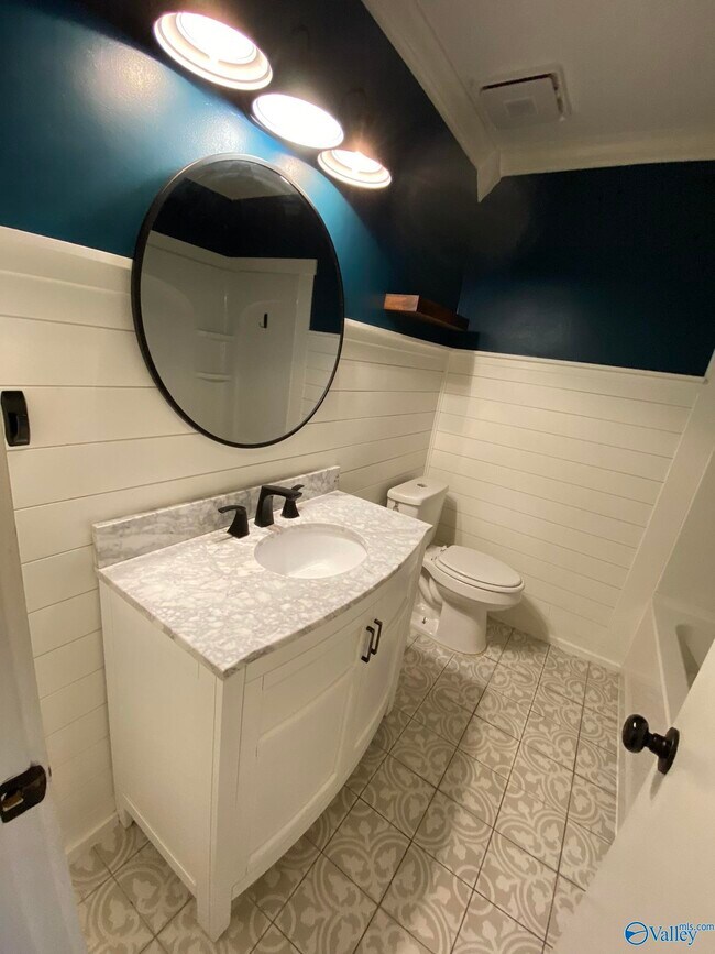 Building Photo - 12122 Chicamauga Trail SE