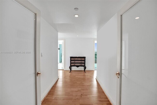 Building Photo - 19955 NE 38th Ct