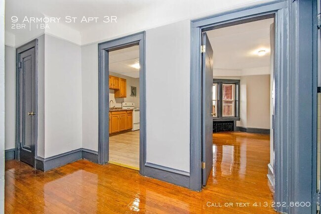 Building Photo - 9 Armory St