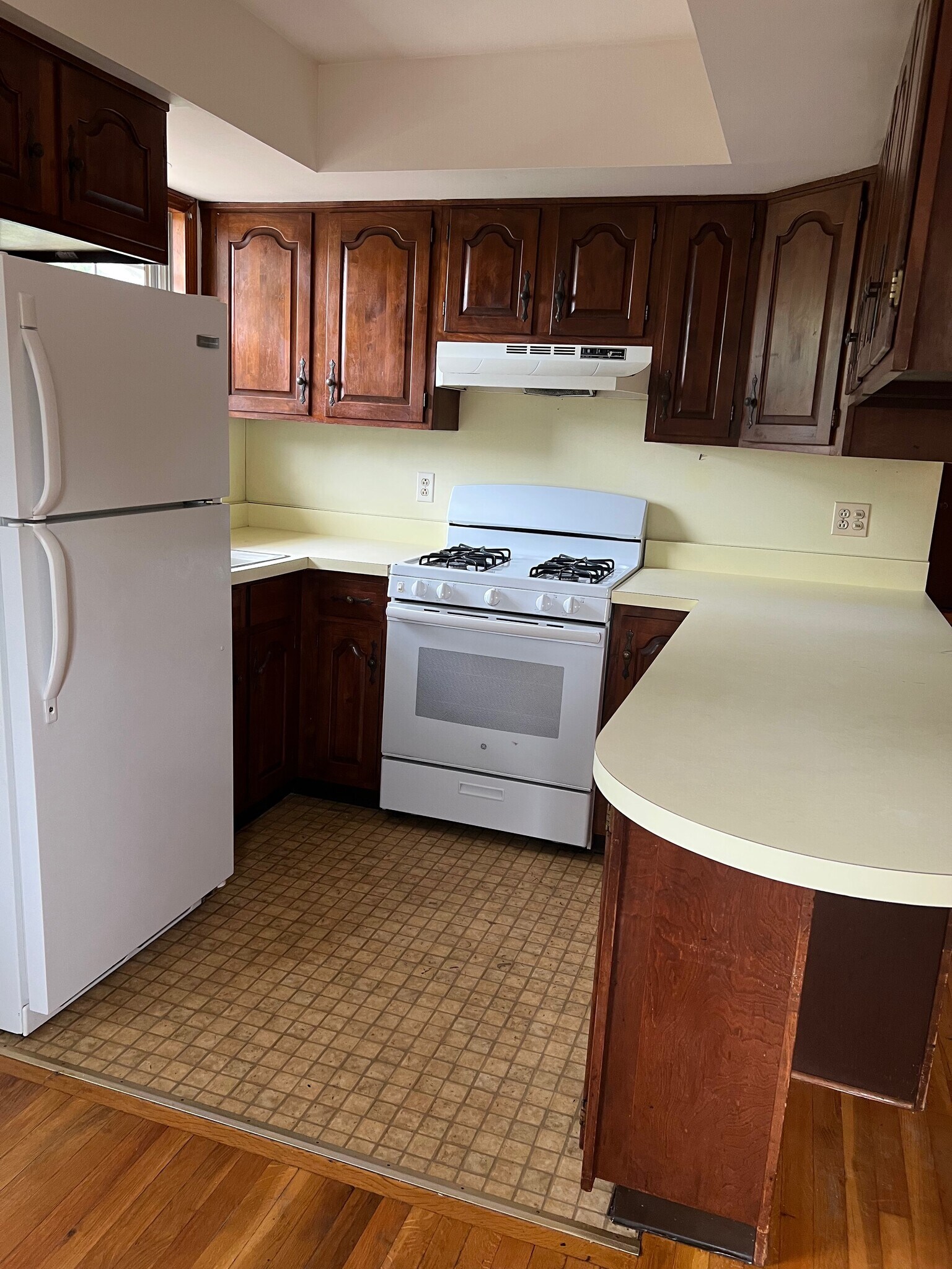 Kitchen - 26 Orchard Crest Dr