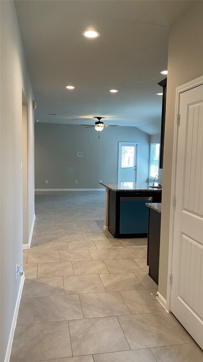 Building Photo - 29506 Breakwater Dr