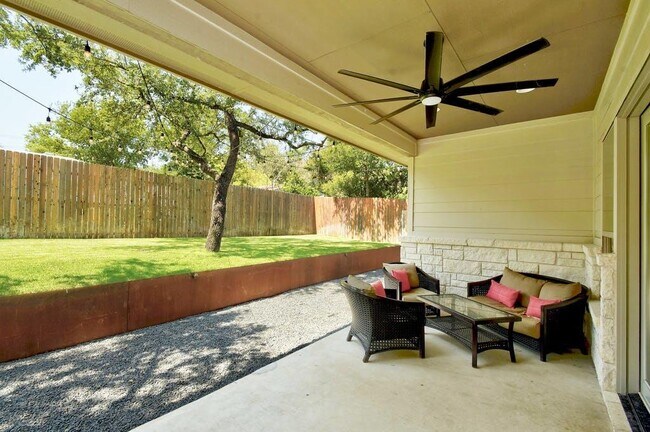 Building Photo - 1006 Lipan Trail