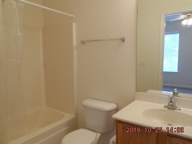 Building Photo - Three bedroom Town House in The Farm at Buckwalter