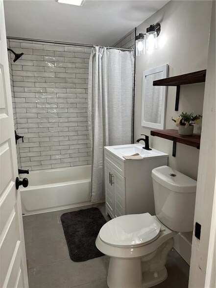 Building Photo - 46 Akron St