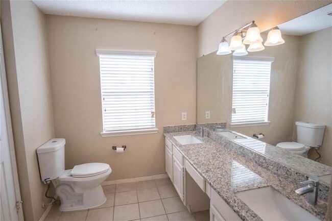 Building Photo - 3207 Rimrock Dr