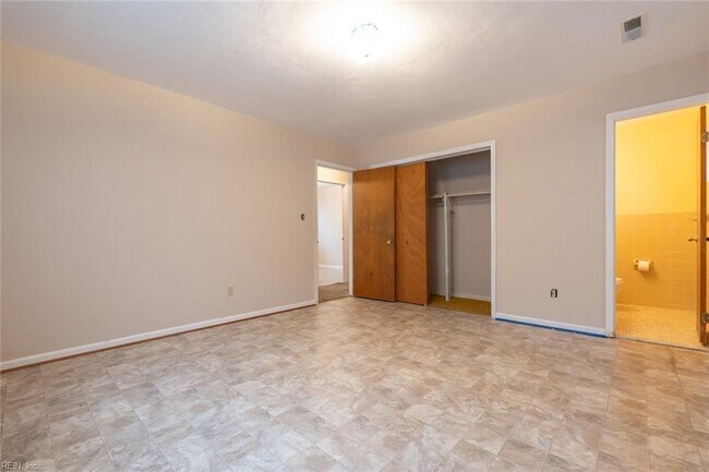 Building Photo - 3100 Norway Pl