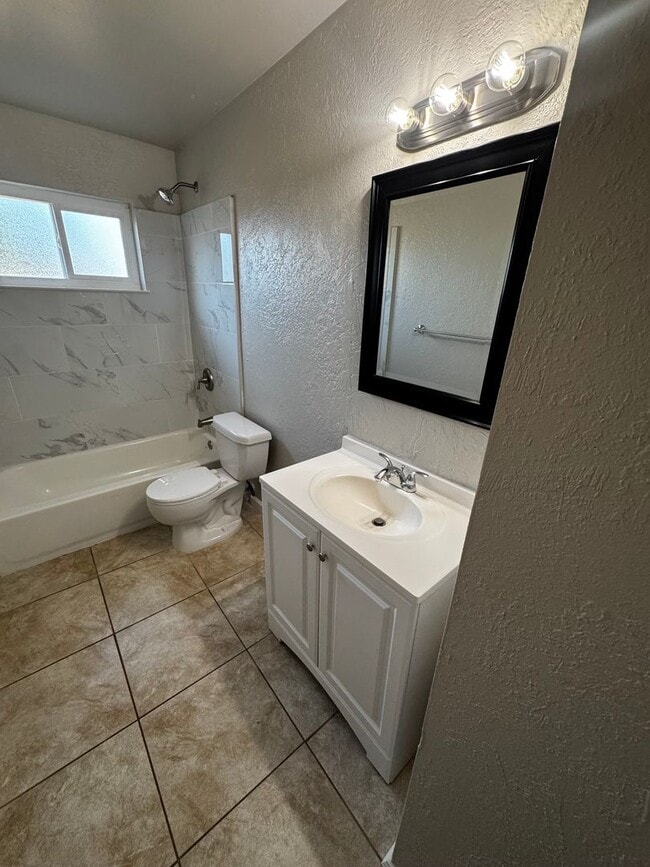 Building Photo - APPLY FOR THIS BEAUTIFUL HOME TODAY!