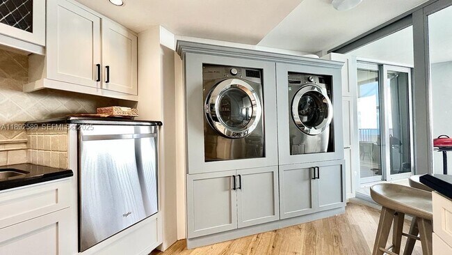 Building Photo - 5200 N Ocean Dr