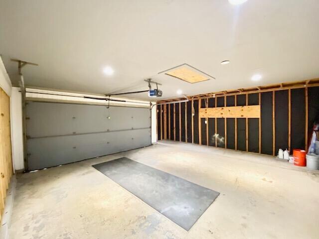 Building Photo - 213 Parkwood Cir