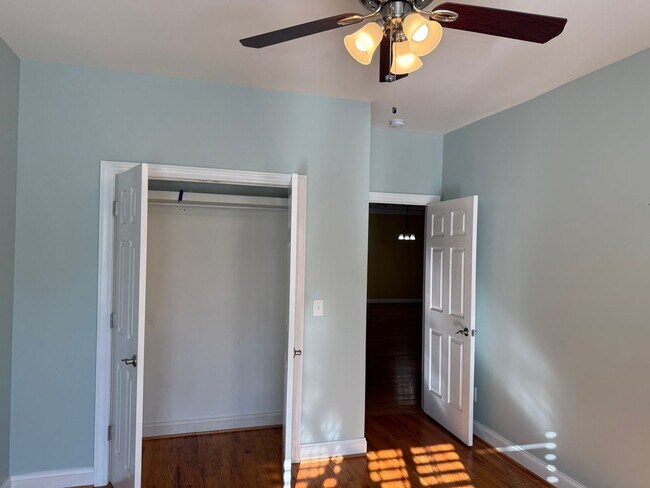 Building Photo - Lexington