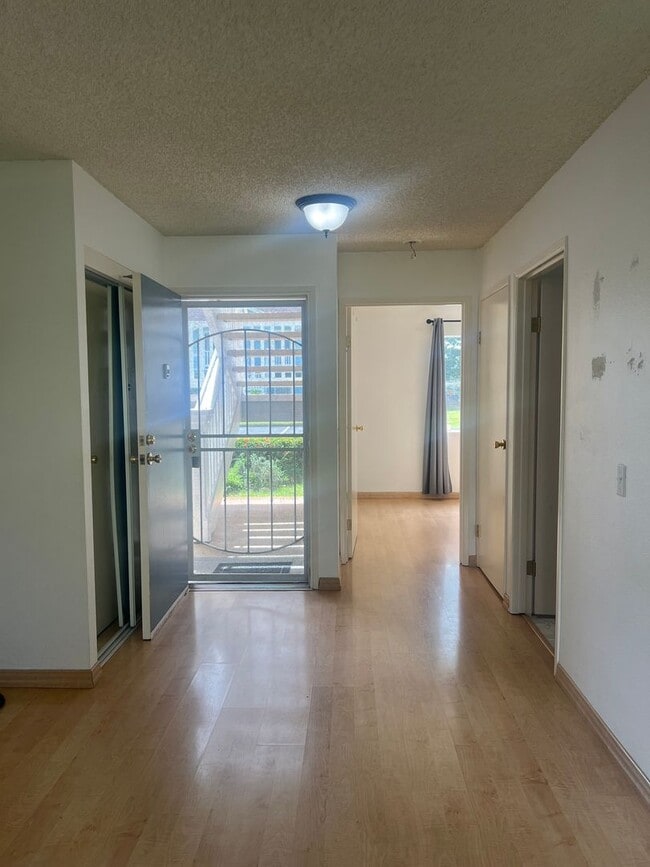 Building Photo - 1 Bed 1 Bath 2 Parking in Mililani