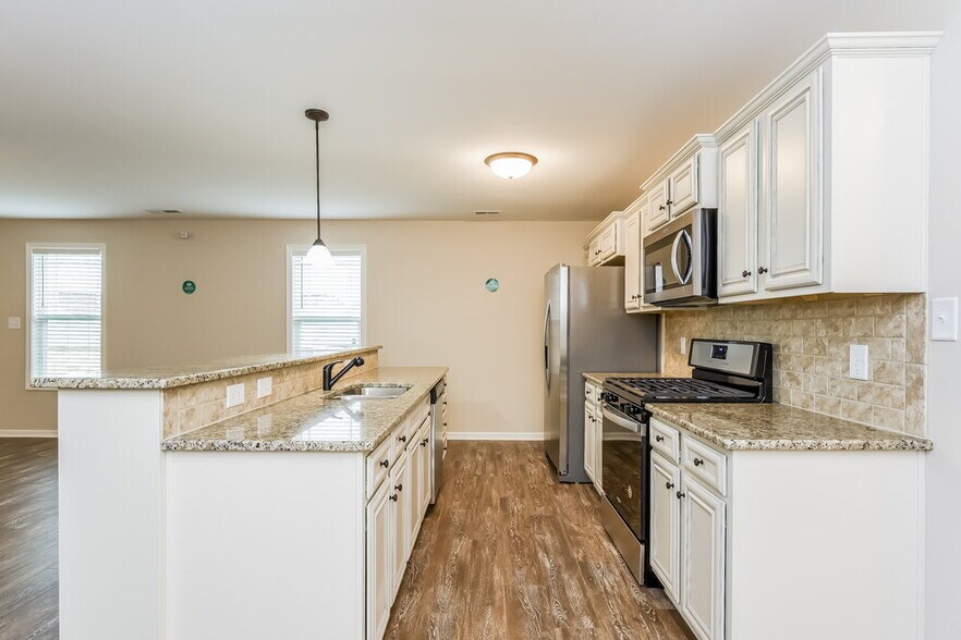Building Photo - 49 Trl Pt Cir