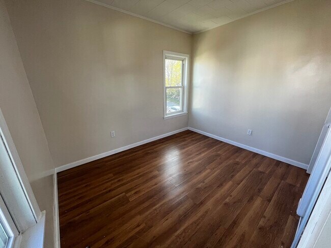 Building Photo - 109 Walker St