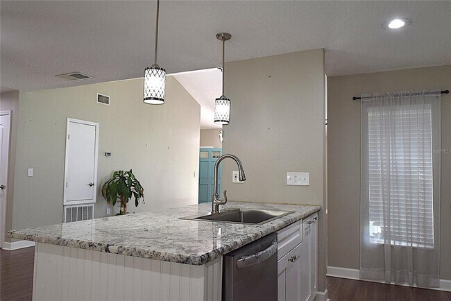 Building Photo - 2009 Branch Tree Ln