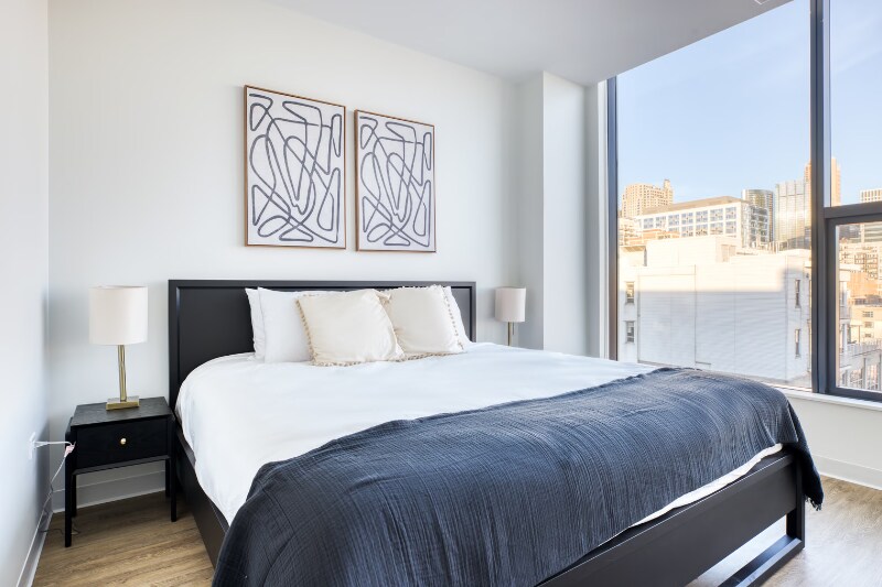 Building Photo - 413 S Halsted St