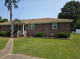 Building Photo - 220 Frank Dr