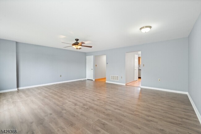 Building Photo - 260 Wildflower Ln