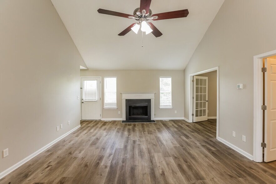 Building Photo - 7388 Elm Ridge Ct