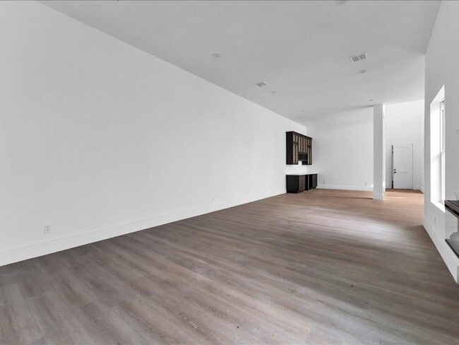 Building Photo - 8115 Cedar Brush Cir