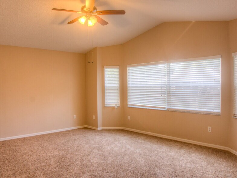 Building Photo - 5515 Maccaughey Dr