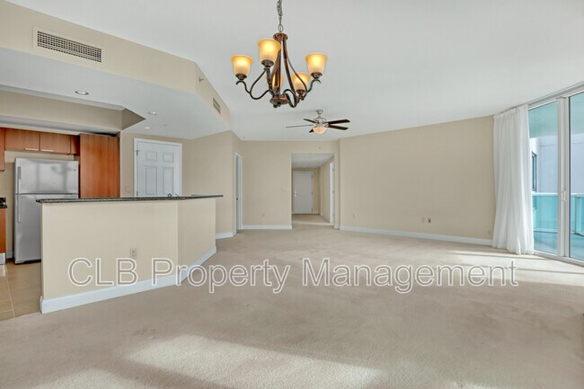 Building Photo - 231 Riverside Dr