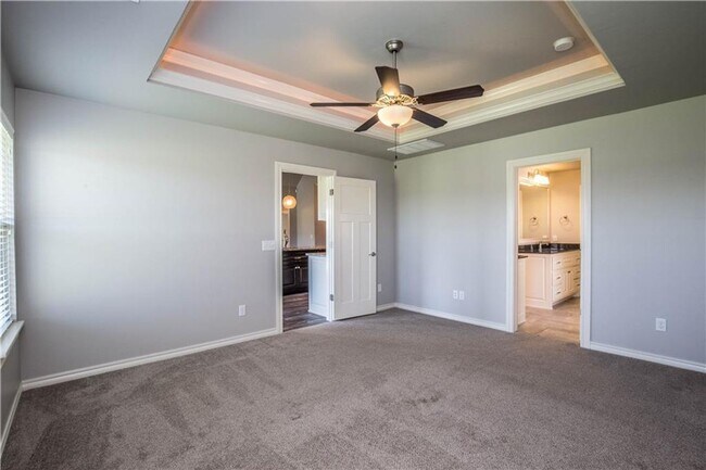 Building Photo - 4 Bedroom Home with Upstairs Bonus room in Edmond