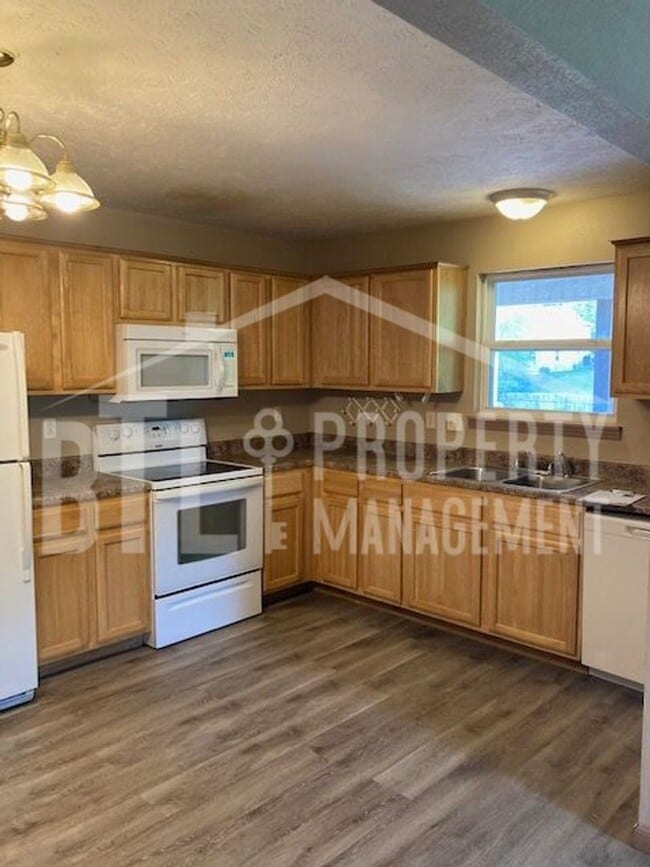 Building Photo - 2078 Bird Rd