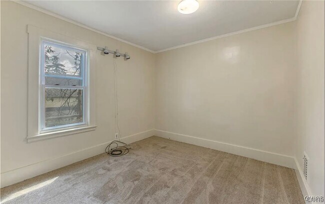 Building Photo - 1607 Burnet Ave