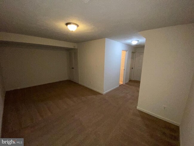 Building Photo - 4249 Normandy Ct