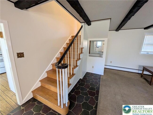 Building Photo - 3470 Rhododendron Dr