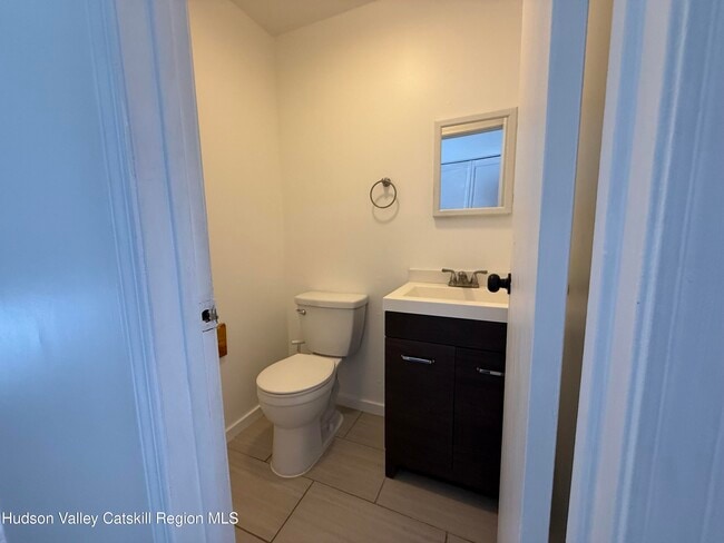 Building Photo - 259 Village Ct