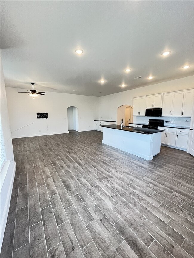 Building Photo - 2060 Periwinkle Pl