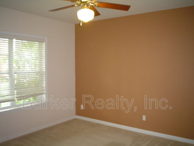 Building Photo - 7100 Proctor Hill Dr