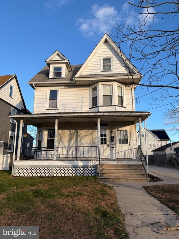 Building Photo - 212 Helms Ave