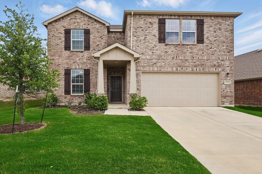 Primary Photo - 802 Feldspar Way