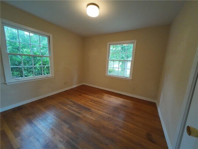 Building Photo - 5209 Maudelayne Dr N