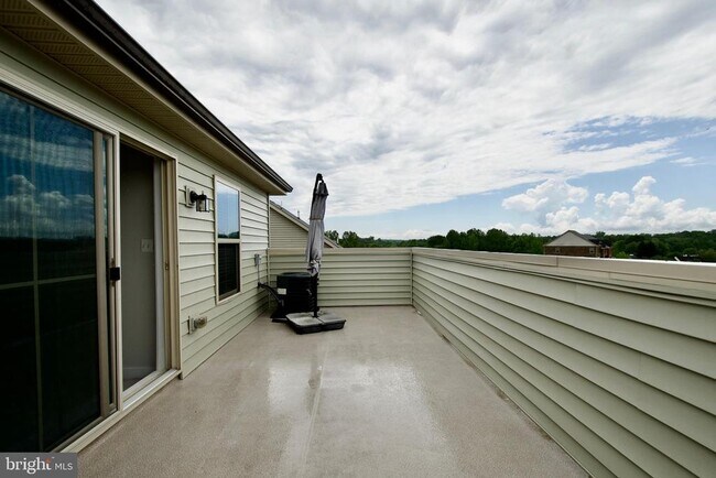 Building Photo - 10810 Norbourne Farm Rd