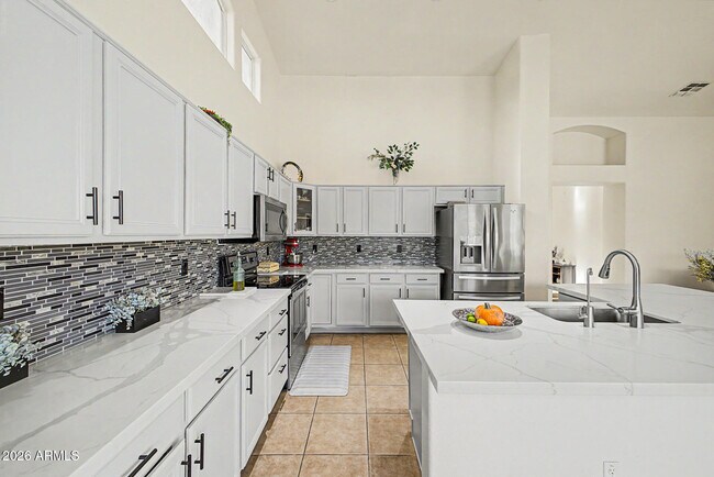 Building Photo - 8663 W Yukon Dr
